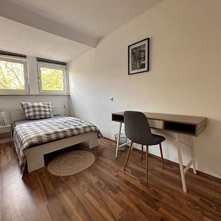 Zimmer Im Zentrum - In Der Naehe Zum Hauptbahnhof パーダーボルン エクステリア 写真